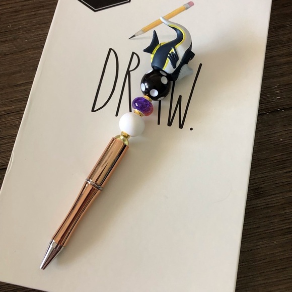 Disney Doorables: Finding Nemo: Gill handmade beaded pen - Picture 2 of 3